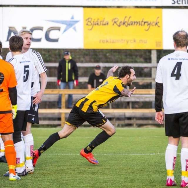 Evans Soccer Academy - Coach Ian Evans Celebrating after a great goal